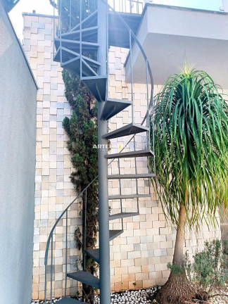 Imagem Casa com 3 Quartos à Venda, 