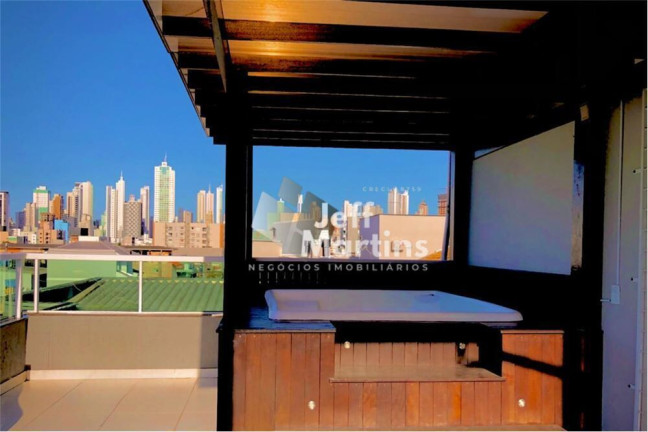 Sobrado com 3 Quartos à Venda, 255 m² em Nações - Balneário Camboriú