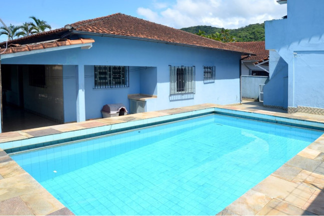 Casa com 3 Quartos à Venda, 242 m² em Solemar - Praia Grande