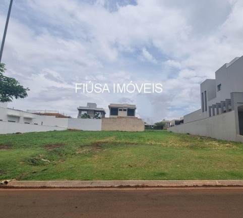 Imagem Terreno à Venda, 336 m² em Vila Do Golf - Ribeirão Preto Imagem Terreno à Venda, 336 m² em Vila Do Golf - Ribeirão Preto