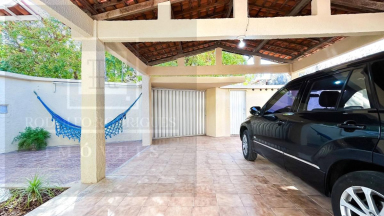 Casa com 3 Quartos à Venda, 210 m²