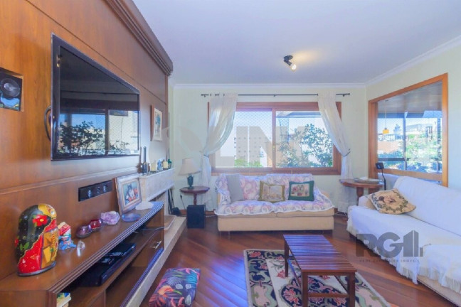 Imagem Apartamento com 3 Quartos à Venda, 190 m² em Auxiliadora - Porto Alegre Imagem Apartamento com 3 Quartos à Venda, 190 m² em Auxiliadora - Porto Alegre