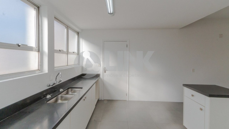 Imagem Apartamento com 3 Quartos à Venda, 381 m² em Moinhos De Vento - Porto Alegre
