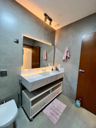 Imagem Casa de Condomínio com 3 Quartos à Venda, 228 m² em Centro - Uberlândia Imagem Casa de Condomínio com 3 Quartos à Venda, 228 m² em Centro - Uberlândia