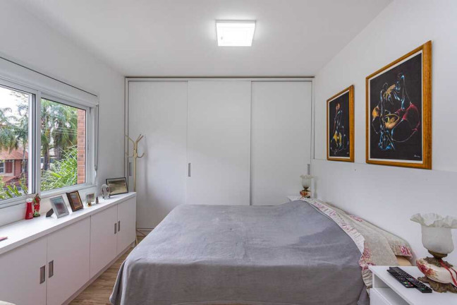 Imagem Imóvel com 3 Quartos à Venda, em Menino Deus - Porto Alegre Imagem Imóvel com 3 Quartos à Venda, em Menino Deus - Porto Alegre