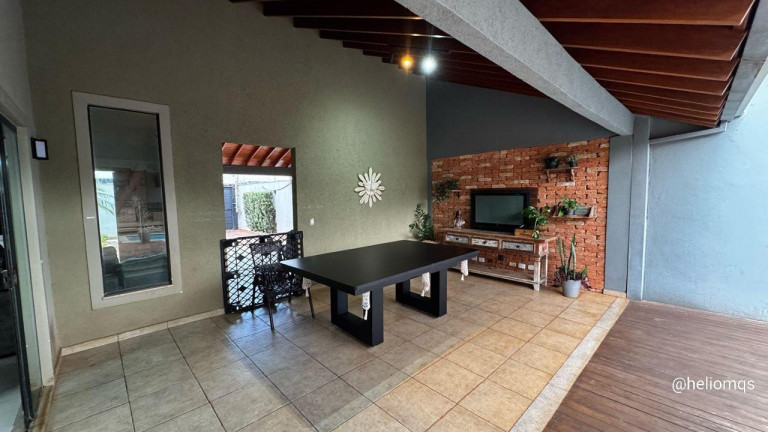 Casa com 3 Quartos à Venda, 356 m² em Parque Residencial Rita Vieira - Campo Grande