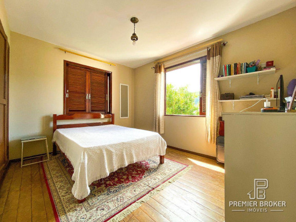 Imagem Casa com 5 Quartos à Venda, 290 m² em Vale Do Paraíso - Teresópolis Imagem Casa com 5 Quartos à Venda, 290 m² em Vale Do Paraíso - Teresópolis
