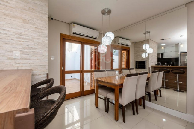 Imagem Casa com 3 Quartos à Venda, 70 m² em Agronomia - Porto Alegre