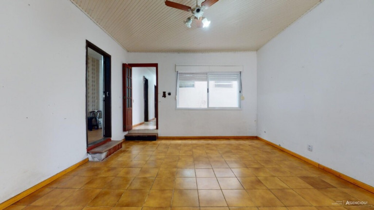 Imagem Imóvel com 4 Quartos à Venda, em Guarujá - Porto Alegre Imagem Imóvel com 4 Quartos à Venda, em Guarujá - Porto Alegre