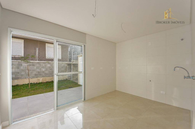 Imagem Sobrado com 3 Quartos à Venda, 121 m² em Xaxim - Curitiba Imagem Sobrado com 3 Quartos à Venda, 121 m² em Xaxim - Curitiba