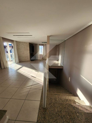 Sobrado com 3 Quartos para Alugar, 80 m² em São João - Itajaí