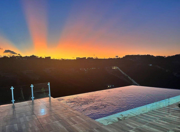Imagem Casa com 4 Quartos à Venda, 226 m² em Centro - Igaratá