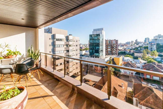 Imóvel com 4 Quartos à Venda, 335 m² em Rio Branco - Porto Alegre