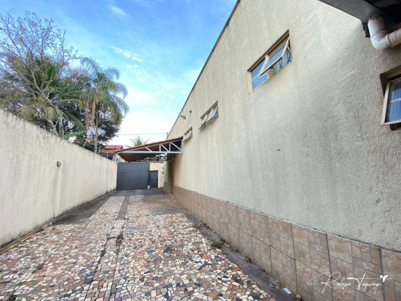 Imagem Casa com 4 Quartos à Venda, 272 m² em Jardim Santo Antônio - Goiânia Imagem Casa com 4 Quartos à Venda, 272 m² em Jardim Santo Antônio - Goiânia
