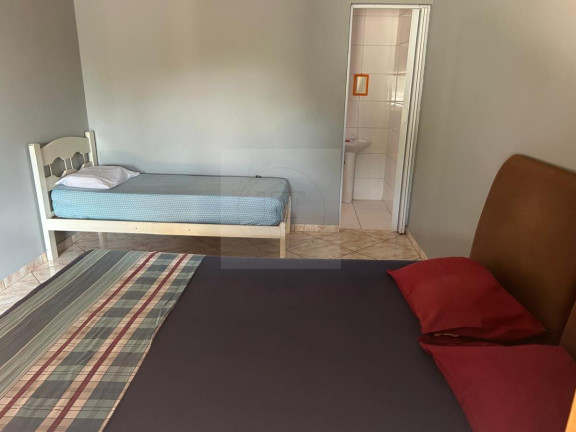 Imagem Casa com 3 Quartos à Venda, 402 m²