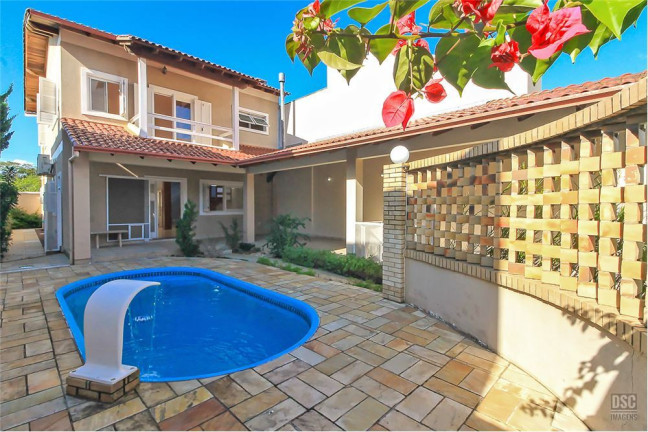 Casa com 3 Quartos à Venda,  em Hípica - Porto Alegre