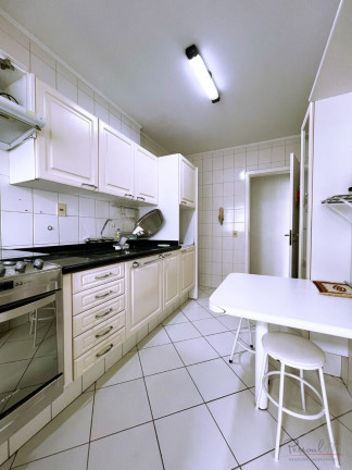Imagem Apartamento com 3 Quartos à Venda, 121 m² em Centro - Florianópolis Imagem Apartamento com 3 Quartos à Venda, 121 m² em Centro - Florianópolis