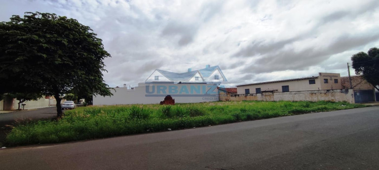 Imagem Terreno à Venda, 988 m² em Jardim Pinheiros - Birigui Imagem Terreno à Venda, 988 m² em Jardim Pinheiros - Birigui