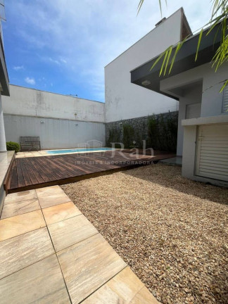 Imagem Sobrado com 4 Quartos à Venda, 243 m² em Centro - Camboriú Imagem Sobrado com 4 Quartos à Venda, 243 m² em Centro - Camboriú