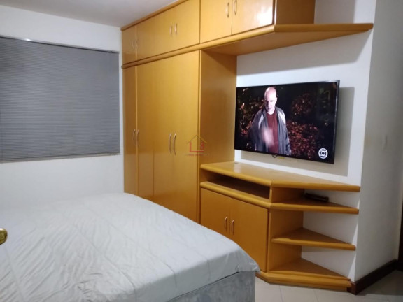 Imagem Casa de Condomínio com 4 Quartos à Venda, 366 m²