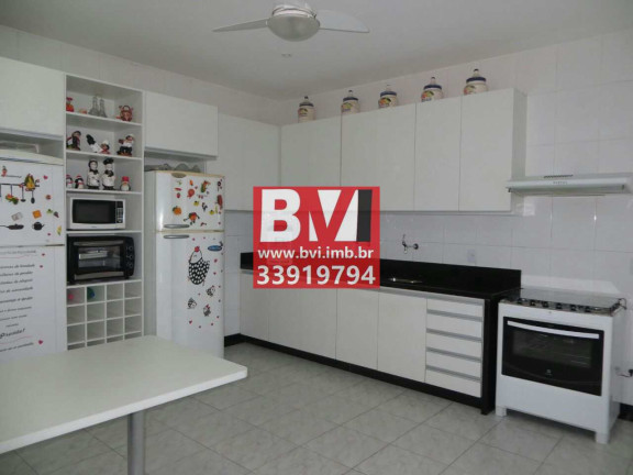 Imagem Casa com 6 Quartos à Venda, 500 m² em Vista Alegre - Rio De Janeiro Imagem Casa com 6 Quartos à Venda, 500 m² em Vista Alegre - Rio De Janeiro
