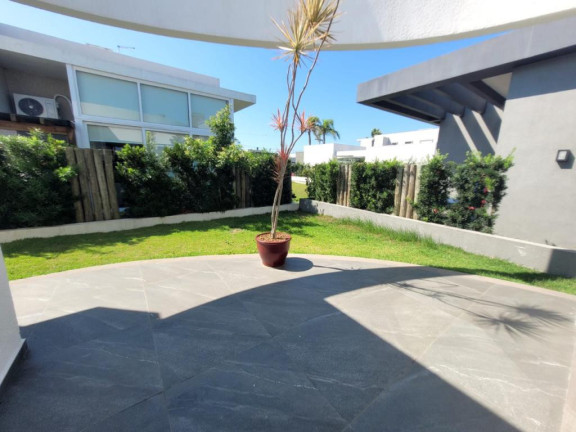 Imagem Casa com 4 Quartos à Venda, 180 m² em Dubai - Capao Da Canoa Imagem Casa com 4 Quartos à Venda, 180 m² em Dubai - Capao Da Canoa