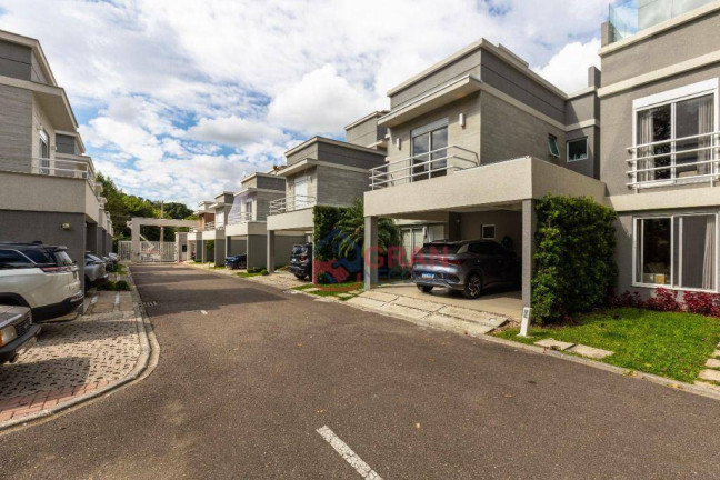 Sobrado com 3 Quartos à Venda, 320 m² em Campo Comprido - Curitiba