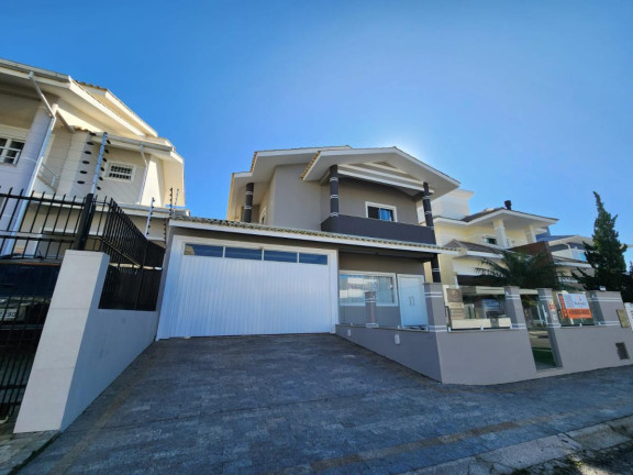 Casa com 3 Quartos à Venda, 240 m² em Pedra Branca - Palhoça
