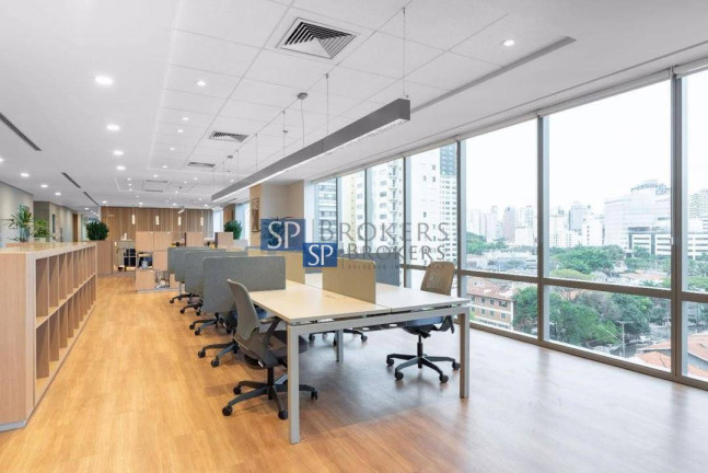 Sala Comercial à Venda ou Locação, 1.335 m² em Itaim Bibi - São Paulo
