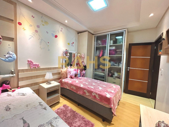 Imagem Casa com 4 Quartos à Venda, 279 m² em Floresta - Joinville Imagem Casa com 4 Quartos à Venda, 279 m² em Floresta - Joinville