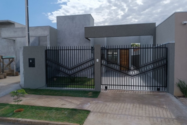 Casa à Venda, 140 m² em Residencial Japão - Umuarama