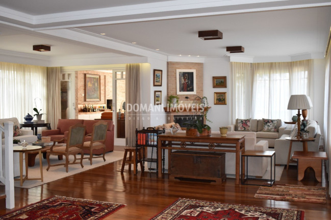 Imagem Casa com 6 Quartos à Venda, 612 m² em Região De Capivari - Campos Do Jordão