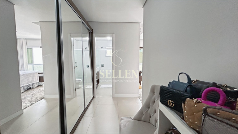 Imagem Apartamento com 3 Quartos à Venda, 155 m² em Pioneiros - Balneário Camboriú Imagem Apartamento com 3 Quartos à Venda, 155 m² em Pioneiros - Balneário Camboriú