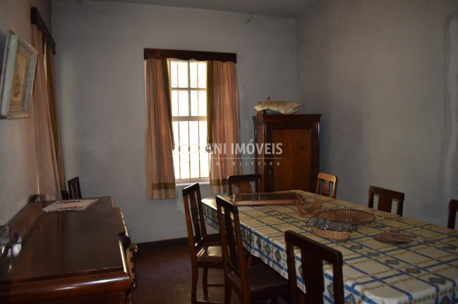 Imagem Casa com 3 Quartos à Venda, 235 m² em Região De Capivari - Campos Do Jordão