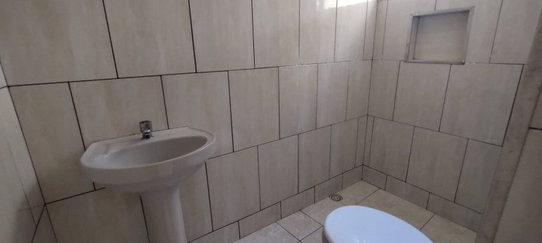 Imagem Casa com 1 Quarto para Alugar, em Jardim Dona Sinhá - São Paulo Imagem Casa com 1 Quarto para Alugar, em Jardim Dona Sinhá - São Paulo