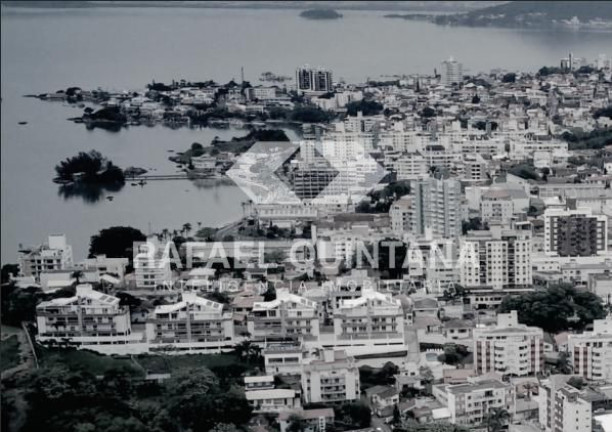 Imagem Apartamento com 2 Quartos à Venda, 59 m² em Coqueiros - Florianópolis