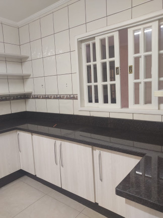 Imagem Casa com 3 Quartos à Venda, 209 m² em Jardim Rubi - Mogi Das Cruzes