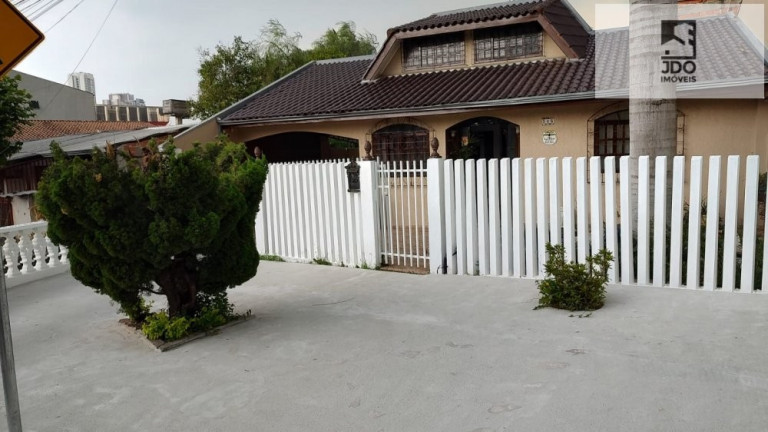 Imagem Casa com 2 Quartos à Venda, 107 m² em Jardim Gabineto - Curitiba Imagem Casa com 2 Quartos à Venda, 107 m² em Jardim Gabineto - Curitiba