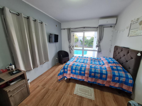 Casa com 4 Quartos à Venda, 240 m² em Pé De Plátano - Santa Maria