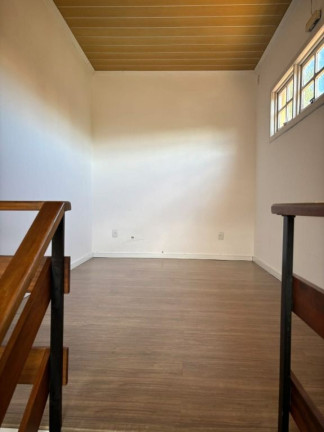 Imagem Casa com 3 Quartos à Venda, 166 m² em Medianeira - Porto Alegre