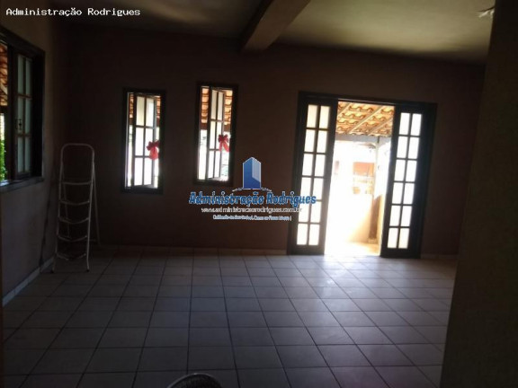 Casa com 3 Quartos para Alugar, 120 m² em Santa Isabel - São Gonçalo