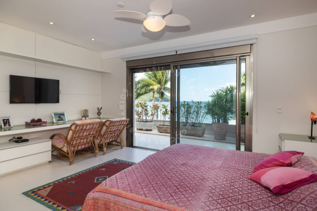 Imagem Casa com 8 Quartos à Venda, 600 m² em Tabatinga - Caraguatatuba Imagem Casa com 8 Quartos à Venda, 600 m² em Tabatinga - Caraguatatuba