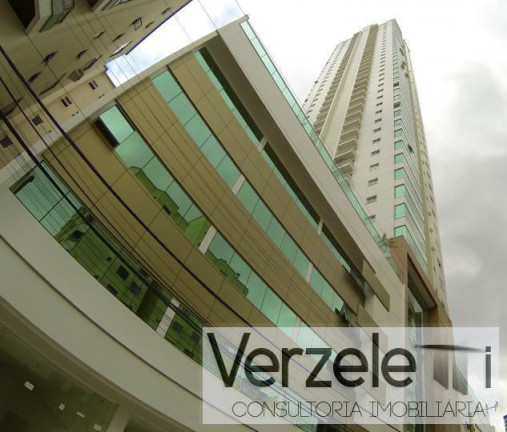Imagem Apartamento com 3 Quartos à Venda, 129 m² em Centro - Balneário Camboriú Imagem Apartamento com 3 Quartos à Venda, 129 m² em Centro - Balneário Camboriú