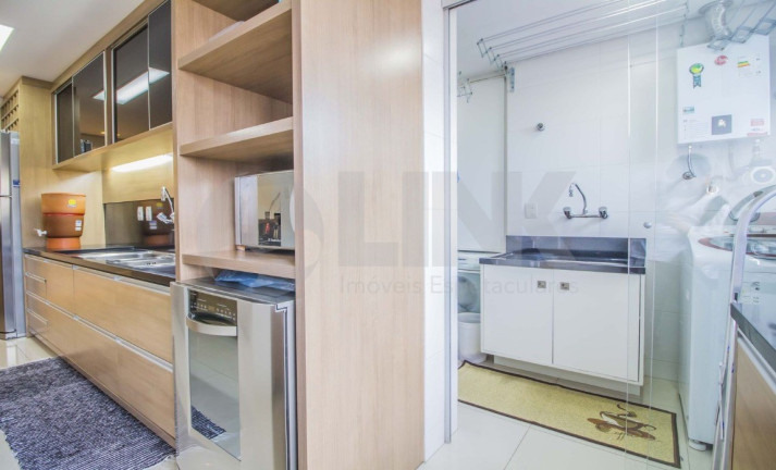Imagem Imóvel com 3 Quartos à Venda, 260 m² em Jardim Lindóia - Porto Alegre Imagem Imóvel com 3 Quartos à Venda, 260 m² em Jardim Lindóia - Porto Alegre