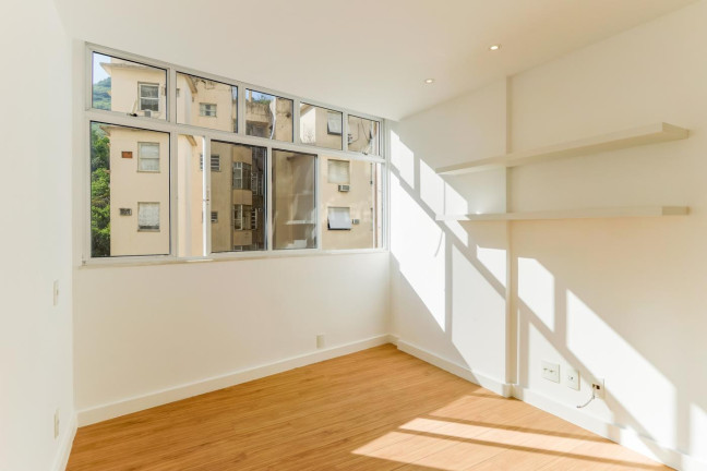 Imagem Apartamento com 2 Quartos à Venda, em Copacabana - Rio De Janeiro Imagem Apartamento com 2 Quartos à Venda, em Copacabana - Rio De Janeiro
