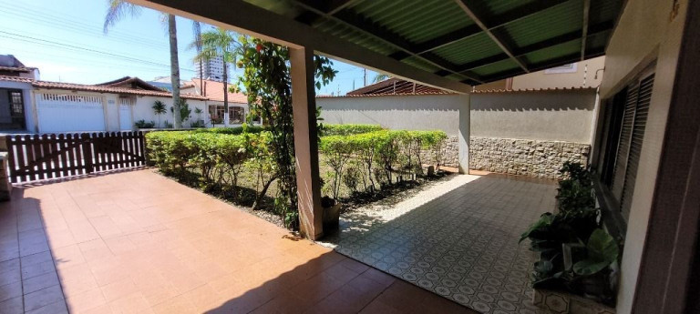 Imagem Casa com 1 Quarto à Venda, 279 m² em Solemar - Praia Grande Imagem Casa com 1 Quarto à Venda, 279 m² em Solemar - Praia Grande