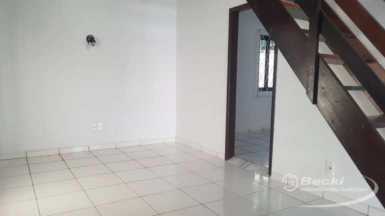 Imagem Casa com 6 Quartos à Venda, 166 m² em Atiradores - Joinville