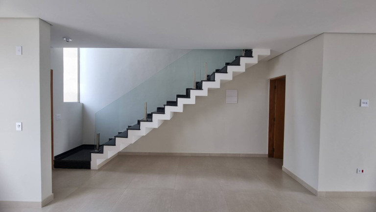 Imagem Casa com 3 Quartos à Venda, 175 m² em Laranjeiras - Caieiras Imagem Casa com 3 Quartos à Venda, 175 m² em Laranjeiras - Caieiras