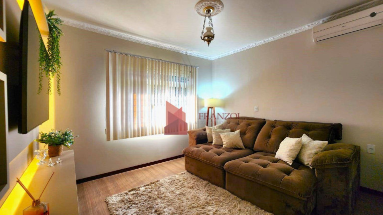 Imagem Casa com 4 Quartos à Venda, 180 m² em São Judas - Itajaí