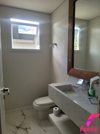 Imagem Casa com 4 Quartos à Venda, 306 m² em Campeche - Florianópolis